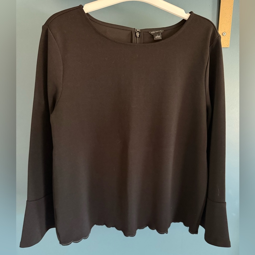 Scalloped Edge Black Top
